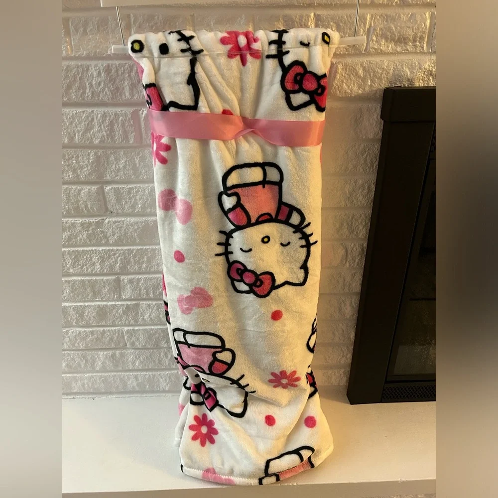 Hello kitty Daisy throw - Picture 2 of 2